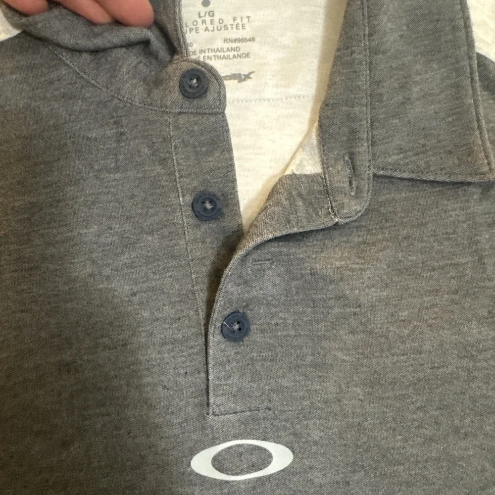 Oakley Golf Polo Shirt L Tailored‎ Fit Mens Short Sleeve Purple Striped Sleeves - Picture 3 of 9